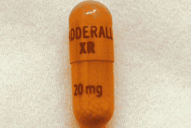 alert-teens-are-abusing-adderall-purchased-online-due-to-a-shortage-in-the-country