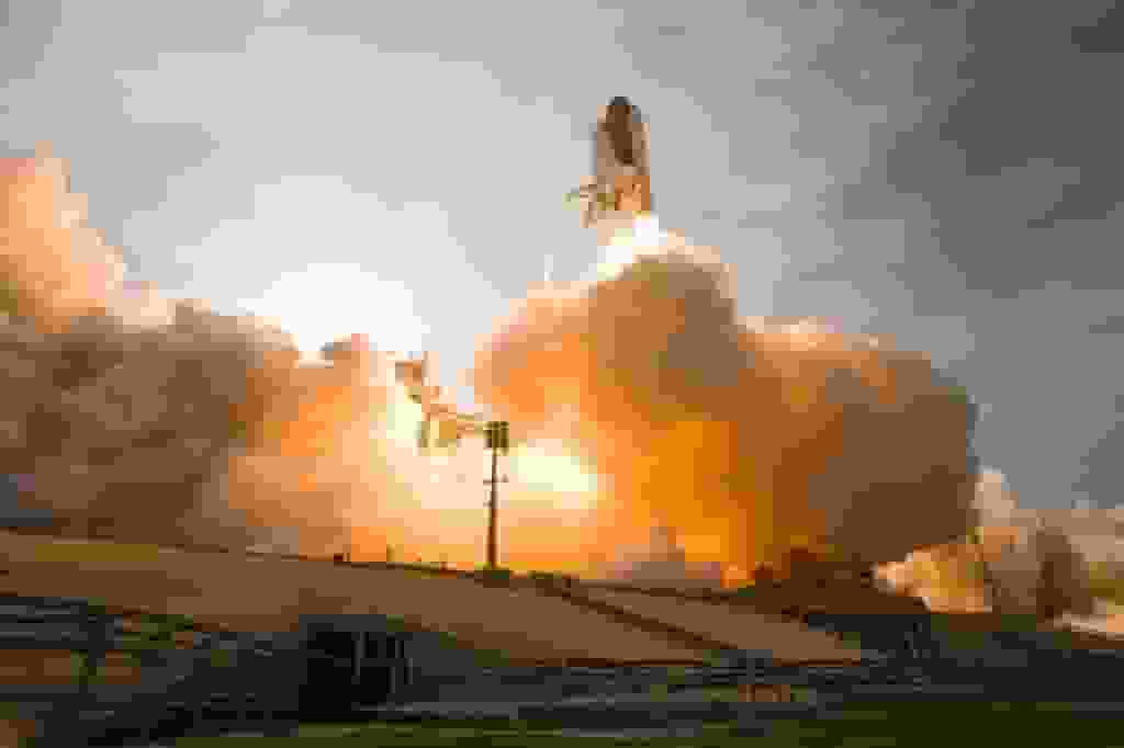 Technology-SpaceX-Rocket-Newsbreak